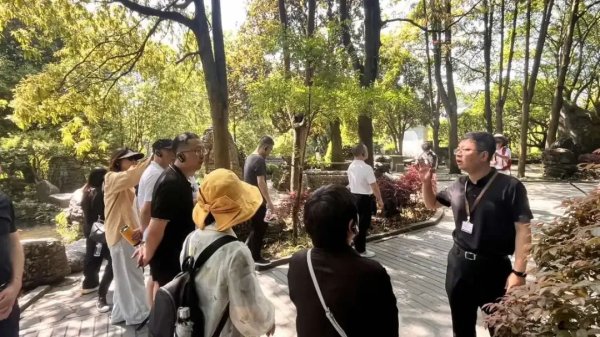 创通网 “去年考了导游证”，文旅局长亲自带团