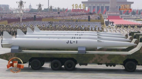 上尚策 200多架轰6远程打击，空射核弹已就绪，美媒：中国已成超级核大国